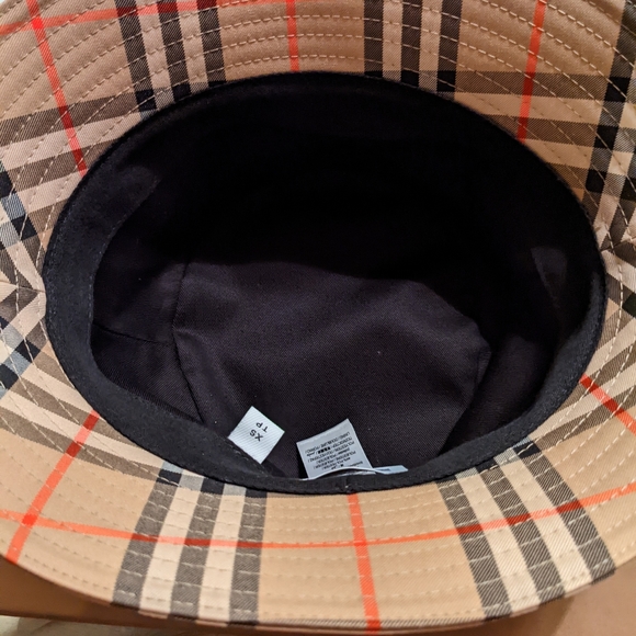 Burberry Bucket Hat - Picture 7 of 9